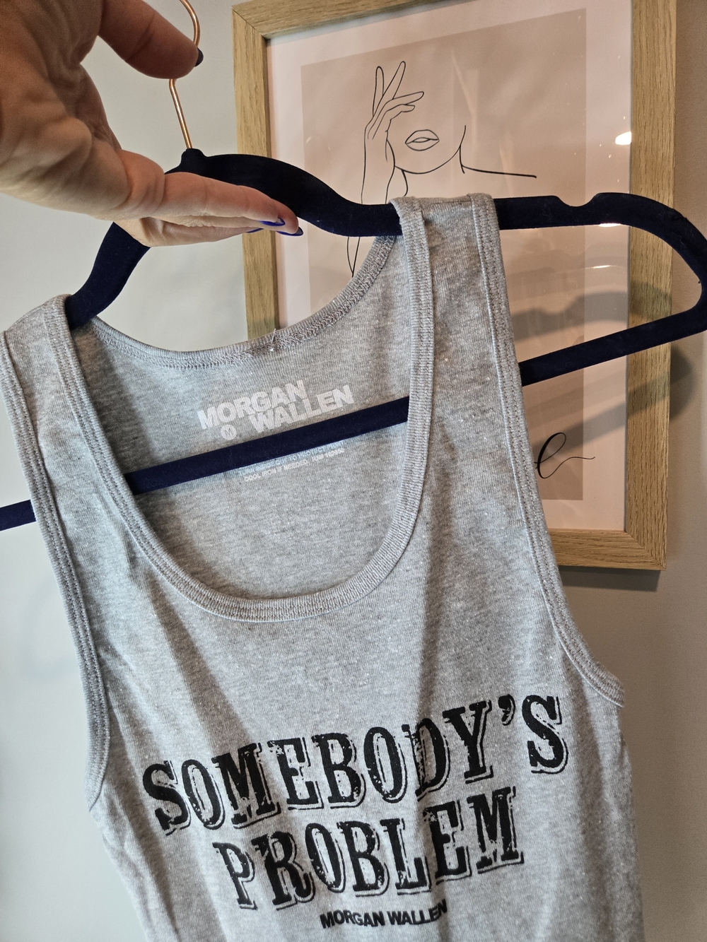 Morgan Wallen Grey 'Somebody's Problem' Graphic Crop Tank - Picture 8 of 9